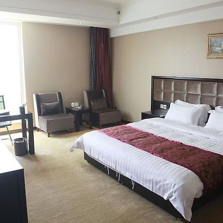 Weishi International Hotel Qingzhou Экстерьер фото