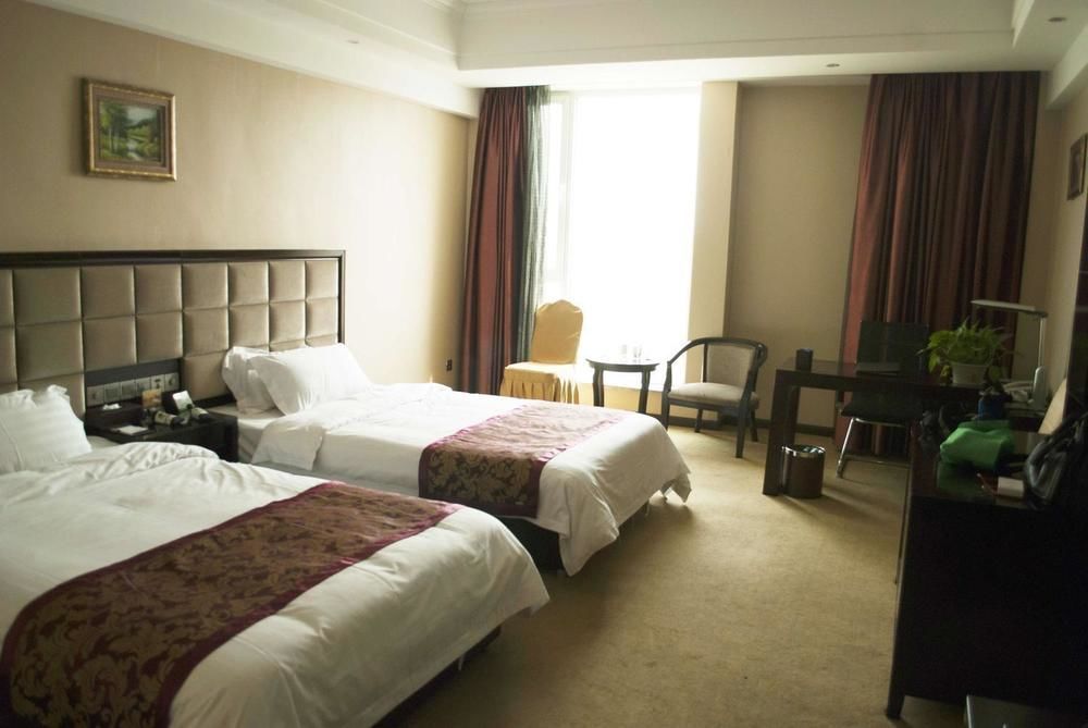 Weishi International Hotel Qingzhou Экстерьер фото