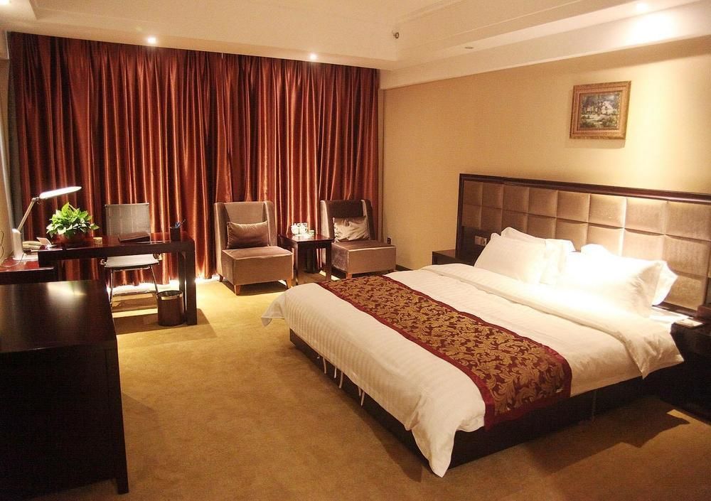 Weishi International Hotel Qingzhou Экстерьер фото