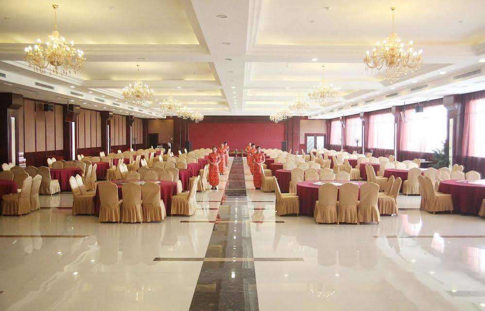 Weishi International Hotel Qingzhou Экстерьер фото